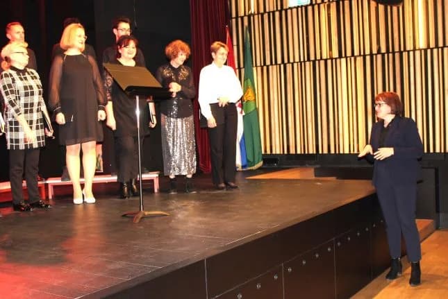 BLAGDANSKI HUMANITARNI KONCERT HKUD-A VIJENAC „Oj djetešce moje drago“ za Udrugu Osmjeh