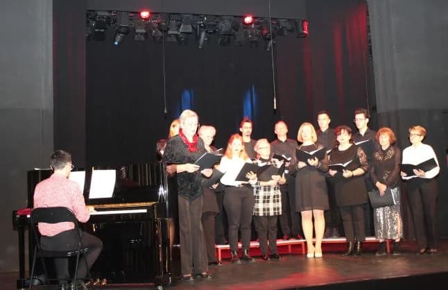 BLAGDANSKI HUMANITARNI KONCERT HKUD-A VIJENAC „Oj djetešce moje drago“ za Udrugu Osmjeh