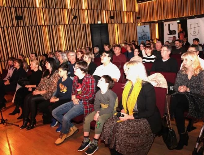 BLAGDANSKI HUMANITARNI KONCERT HKUD-A VIJENAC „Oj djetešce moje drago“ za Udrugu Osmjeh