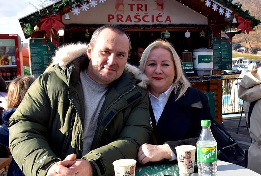 STARA GODINA ISPRAĆENA U NINOINOJ ČAROBNOJ SHHUMI U VELIKOJ: U podne Giuliano okupljene uveo u Novu godinu