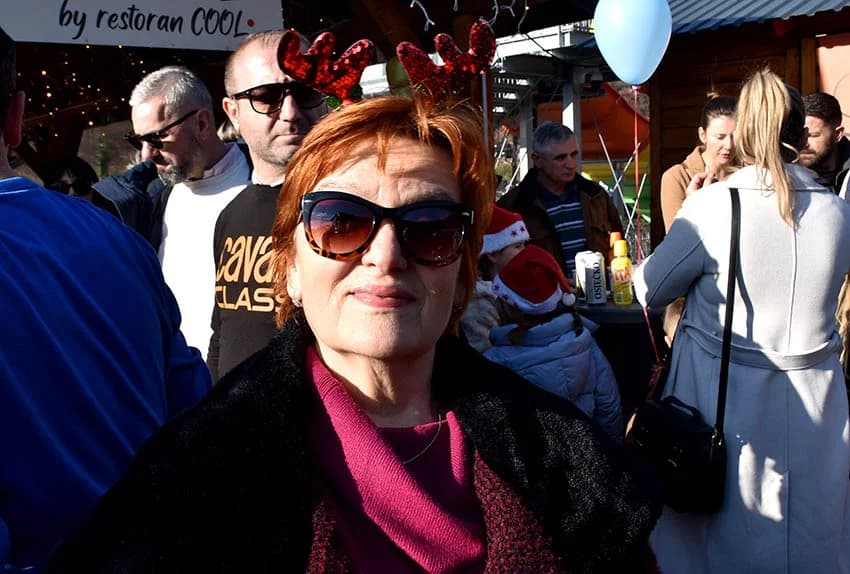 STARA GODINA ISPRAĆENA U NINOINOJ ČAROBNOJ SHHUMI U VELIKOJ: U podne Giuliano okupljene uveo u Novu godinu