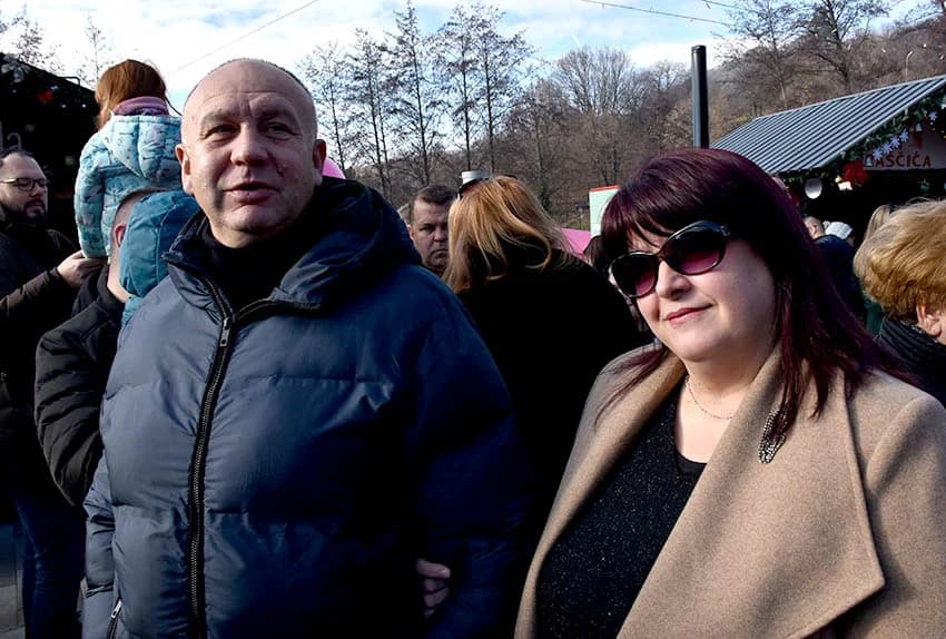 STARA GODINA ISPRAĆENA U NINOINOJ ČAROBNOJ SHHUMI U VELIKOJ: U podne Giuliano okupljene uveo u Novu godinu