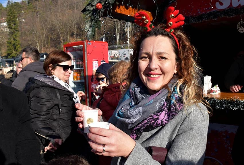 STARA GODINA ISPRAĆENA U NINOINOJ ČAROBNOJ SHHUMI U VELIKOJ: U podne Giuliano okupljene uveo u Novu godinu