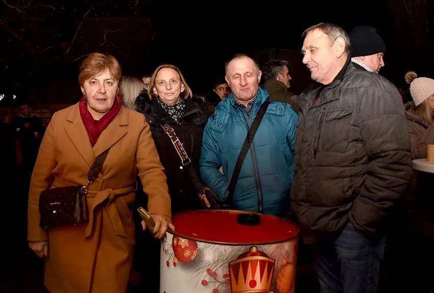 Veselo uz šampanjac u Požegi dočekana Nova godina