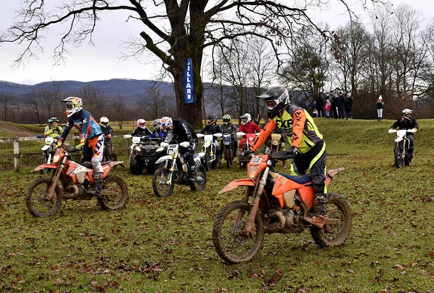 ODRŽANA TRADICIONALNA NOVOGODIŠNJA MOTOKORS UTRKA NA VILARAMA: Darko Puljić iz Miholjca pobjednik