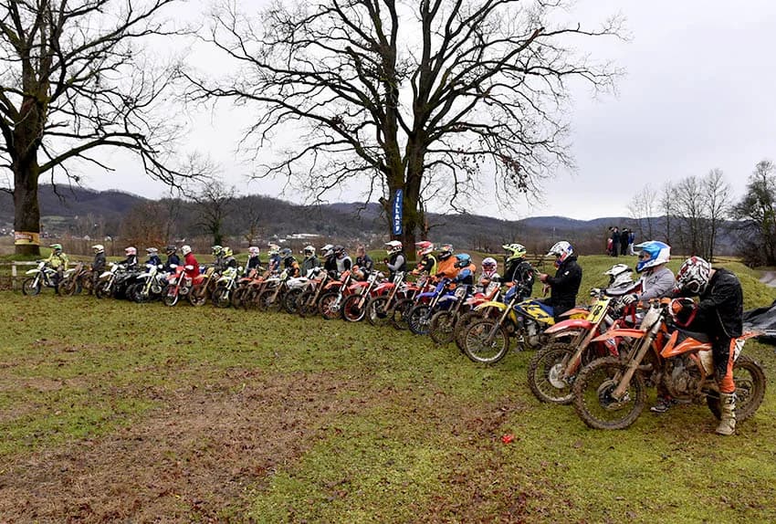 ODRŽANA TRADICIONALNA NOVOGODIŠNJA MOTOKORS UTRKA NA VILARAMA: Darko Puljić iz Miholjca pobjednik