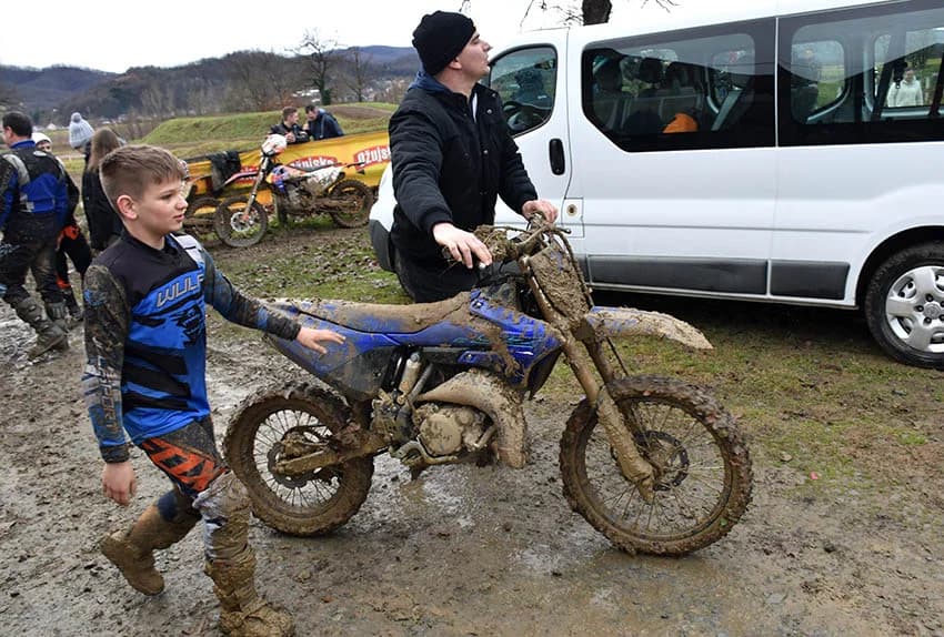 ODRŽANA TRADICIONALNA NOVOGODIŠNJA MOTOKORS UTRKA NA VILARAMA: Darko Puljić iz Miholjca pobjednik