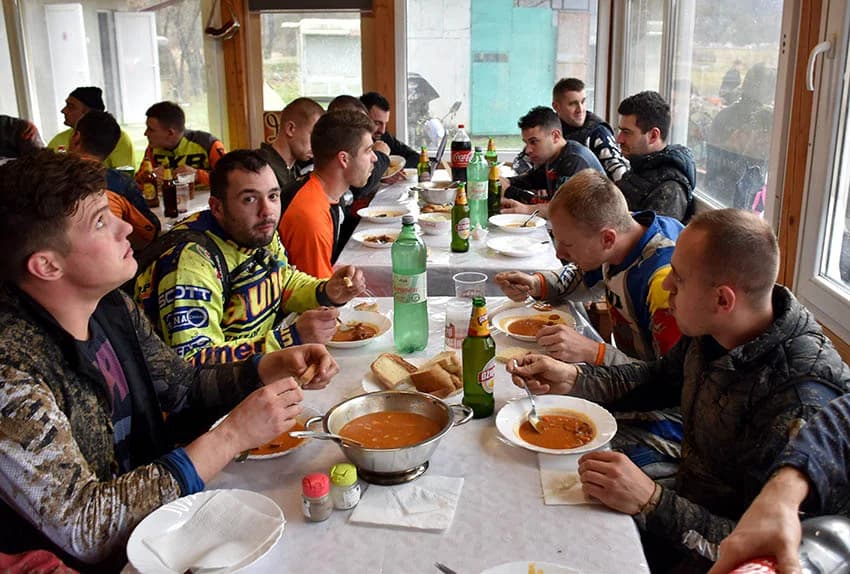 ODRŽANA TRADICIONALNA NOVOGODIŠNJA MOTOKORS UTRKA NA VILARAMA: Darko Puljić iz Miholjca pobjednik