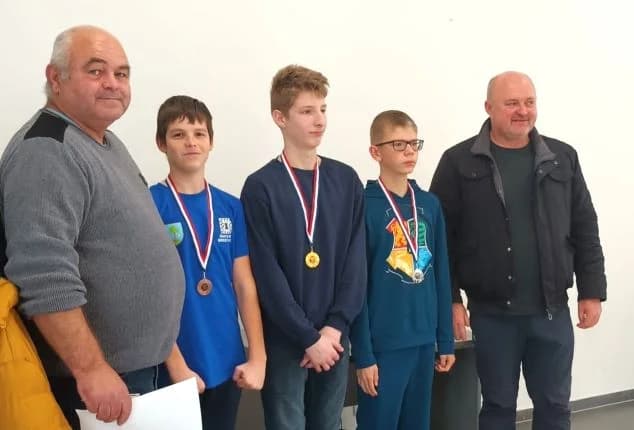 KADETSKI ŠAHOVSKI TURNIR U BRESTOVCU: Ukupni pobjednik Marko Kožić iz Šahovskog kluba Požega