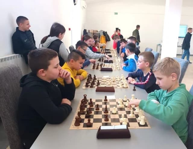 KADETSKI ŠAHOVSKI TURNIR U BRESTOVCU: Ukupni pobjednik Marko Kožić iz Šahovskog kluba Požega