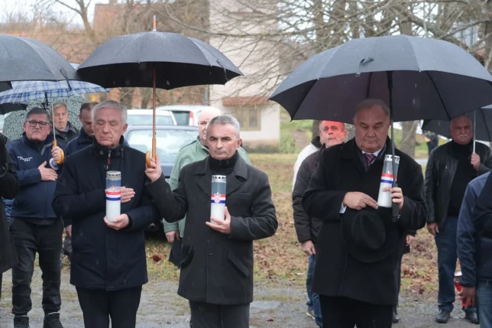 U Španovici odano dužno poštovanje poginulim hrvatskim braniteljima iz Požeštine koji su svoje živote položili na pakračkom području