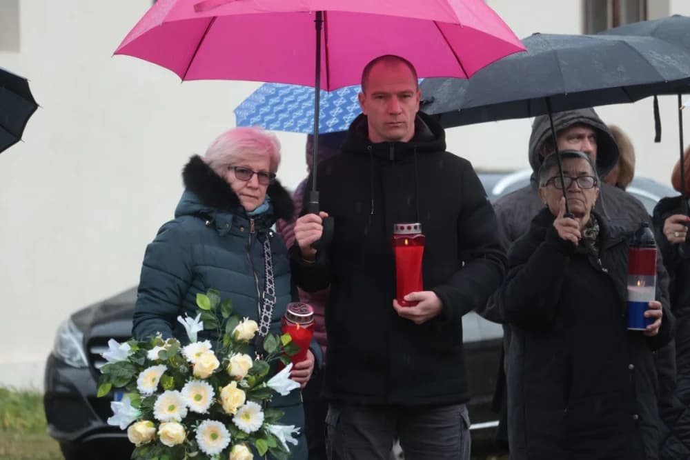 U Španovici odano dužno poštovanje poginulim hrvatskim braniteljima iz Požeštine koji su svoje živote položili na pakračkom području