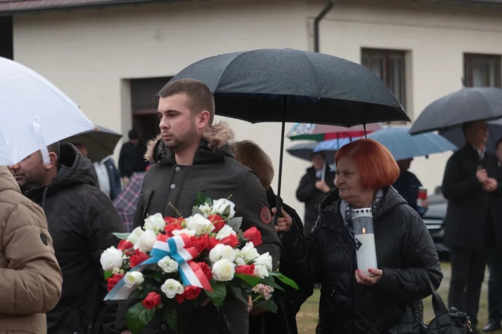 U Španovici odano dužno poštovanje poginulim hrvatskim braniteljima iz Požeštine koji su svoje živote položili na pakračkom području