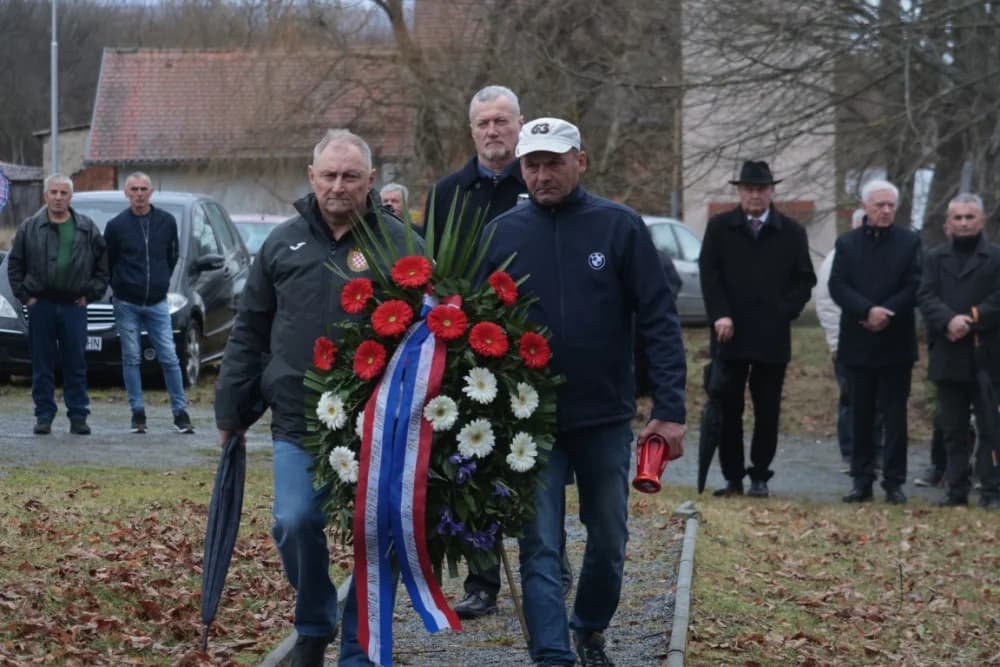 U Španovici odano dužno poštovanje poginulim hrvatskim braniteljima iz Požeštine koji su svoje živote položili na pakračkom području