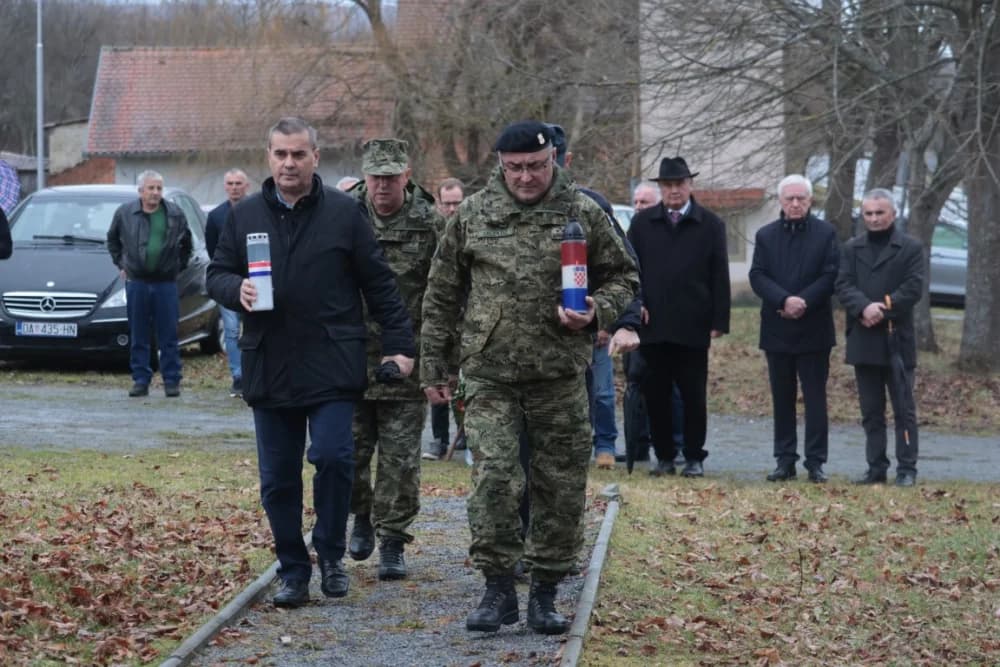 U Španovici odano dužno poštovanje poginulim hrvatskim braniteljima iz Požeštine koji su svoje živote položili na pakračkom području