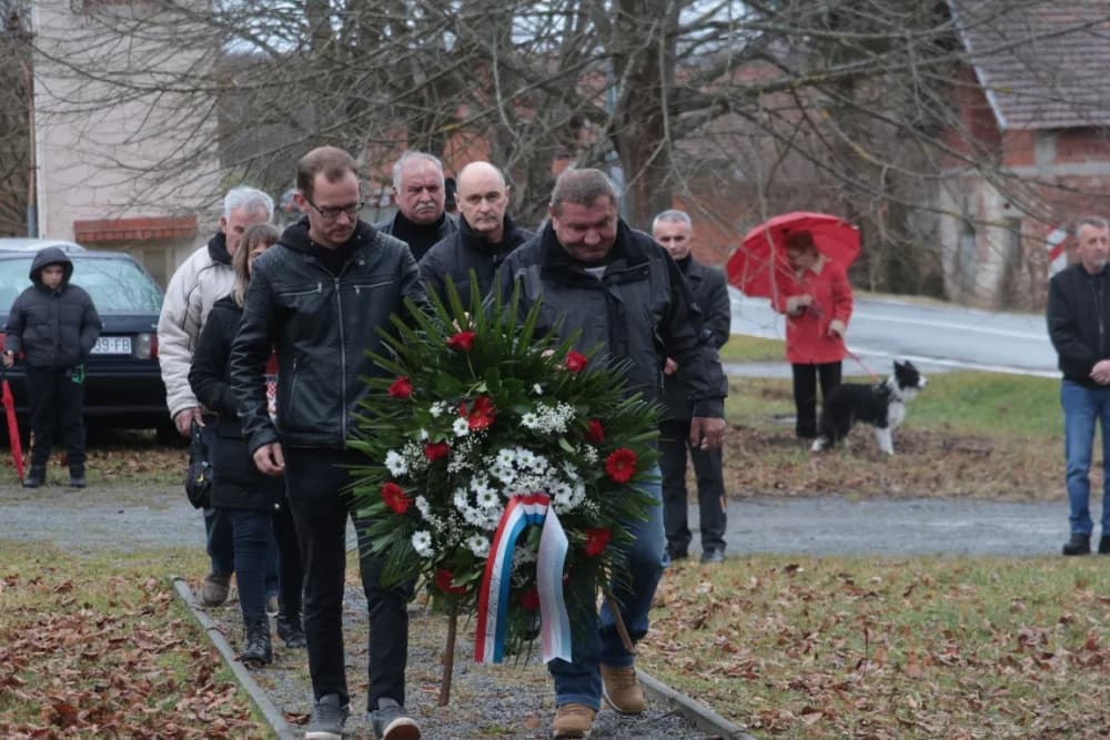 U Španovici odano dužno poštovanje poginulim hrvatskim braniteljima iz Požeštine koji su svoje živote položili na pakračkom području