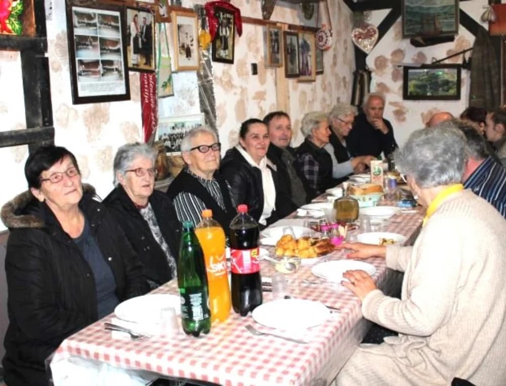 PLETERNIČKI ZAVIČAJNI KUD „RAMA“: Tradicionalni  božićni domjenak uz pjesmu i druženje do kasno u noć