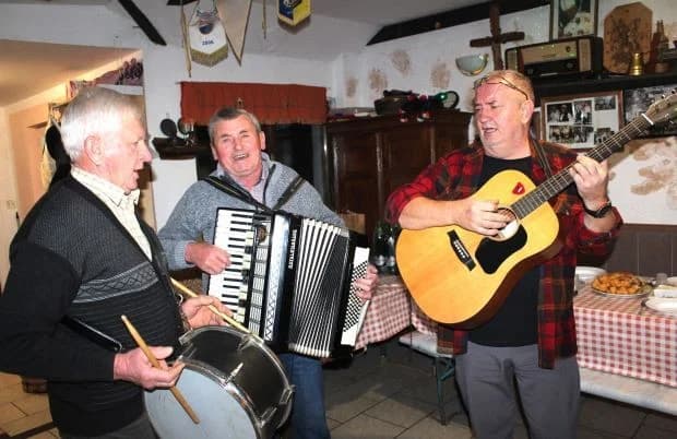 PLETERNIČKI ZAVIČAJNI KUD „RAMA“: Tradicionalni  božićni domjenak uz pjesmu i druženje do kasno u noć