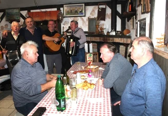 PLETERNIČKI ZAVIČAJNI KUD „RAMA“: Tradicionalni  božićni domjenak uz pjesmu i druženje do kasno u noć