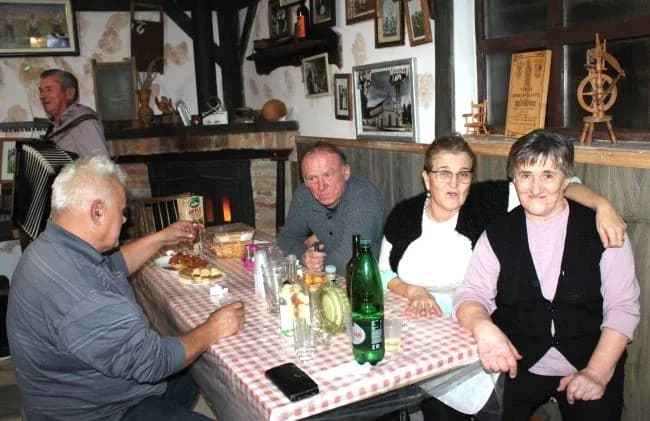 PLETERNIČKI ZAVIČAJNI KUD „RAMA“: Tradicionalni  božićni domjenak uz pjesmu i druženje do kasno u noć