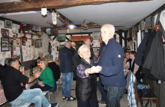 PLETERNIČKI ZAVIČAJNI KUD „RAMA“: Tradicionalni  božićni domjenak uz pjesmu i druženje do kasno u noć