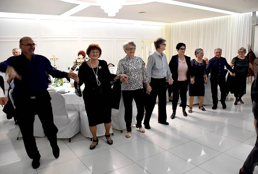SUSRETI STARIH: Nakon tri umirovljenička dočeka 2024. godine još jedna njihova zabavna večer