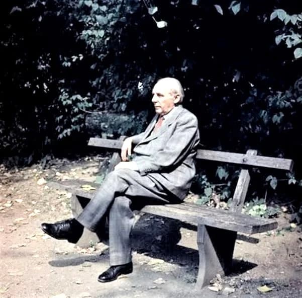 NA DANAŠNJI JE DAN ROĐEN DOBRIŠA CESARIĆ Majstor poetske riječi i jedan od najvećih suvremenih hrvatskih pjesnika