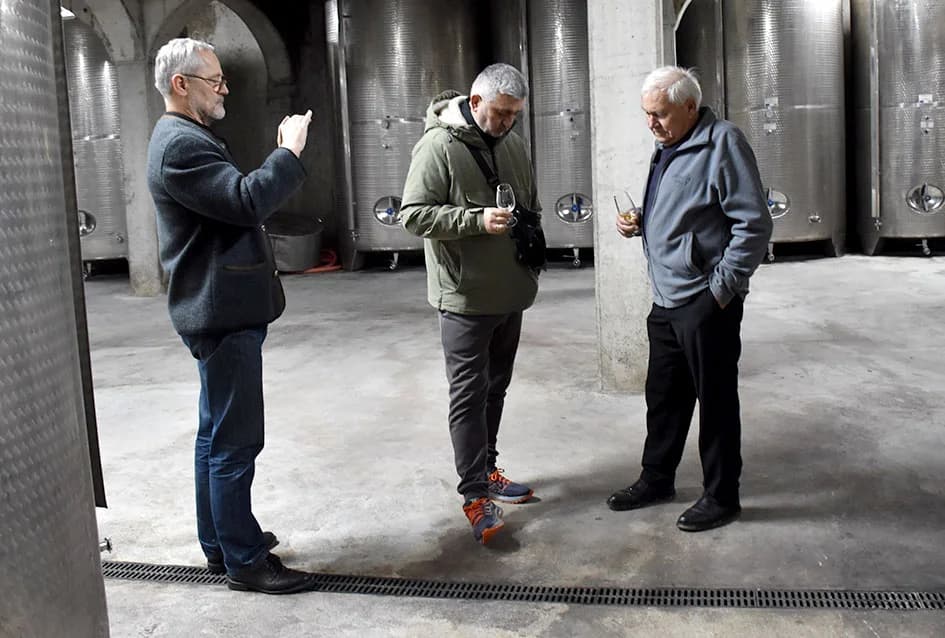 OSJEČKA TELEVIZIJA KOD IVE ENJINGIJA: Poznati vinar bacio „Karte na stol“