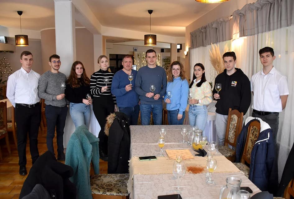 Bogato ugostiteljsko iskustvo prenosi na mlađe