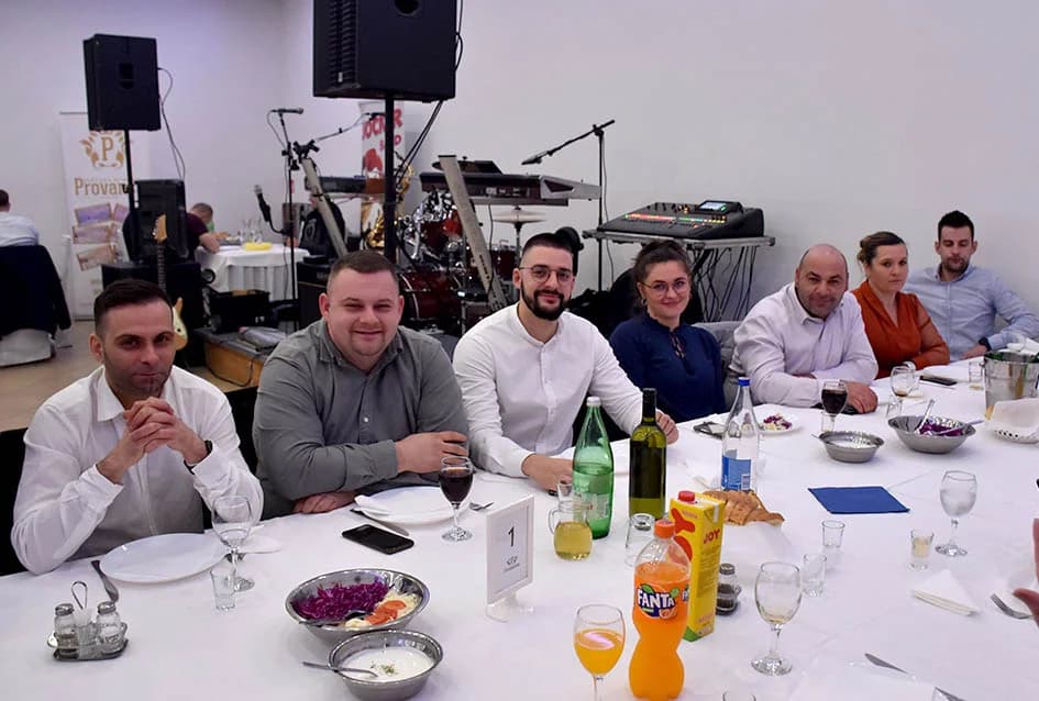 UGOSTITELJSKA 2024.: Ugostitelji požeškog kraja odgođeno dočekali Novu godinu uz obilje pjesama i plesa