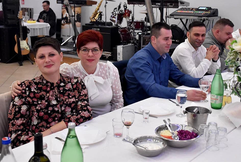 UGOSTITELJSKA 2024.: Ugostitelji požeškog kraja odgođeno dočekali Novu godinu uz obilje pjesama i plesa