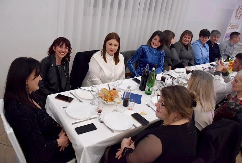 UGOSTITELJSKA 2024.: Ugostitelji požeškog kraja odgođeno dočekali Novu godinu uz obilje pjesama i plesa