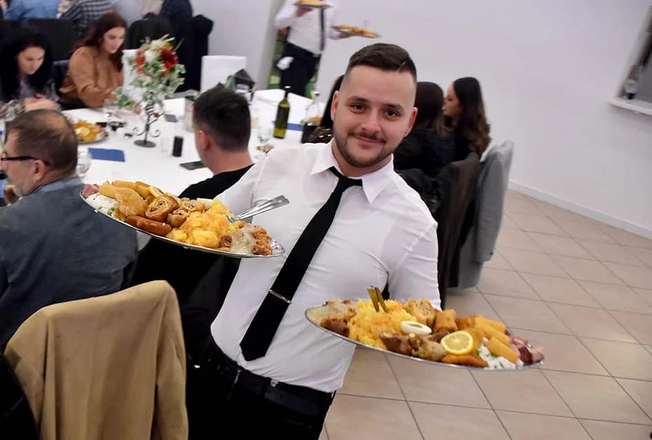 UGOSTITELJSKA 2024.: Ugostitelji požeškog kraja odgođeno dočekali Novu godinu uz obilje pjesama i plesa