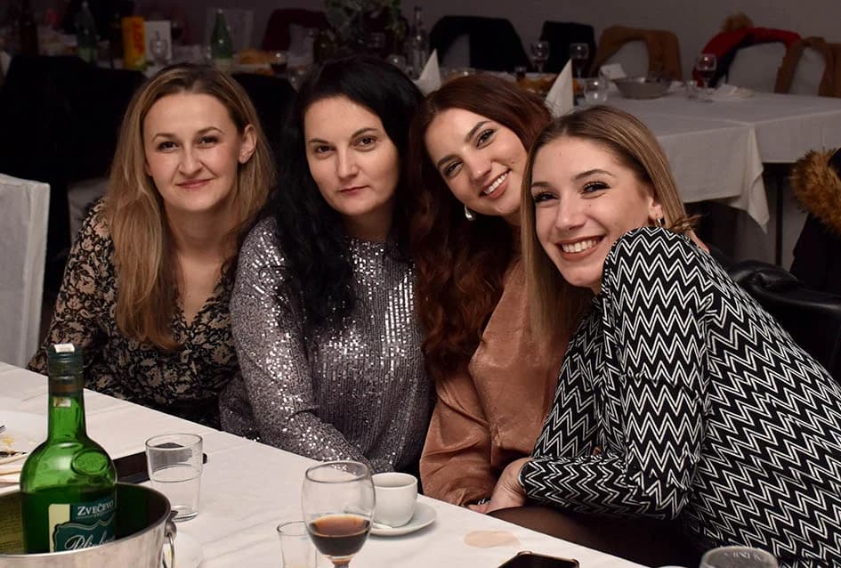 UGOSTITELJSKA 2024.: Ugostitelji požeškog kraja odgođeno dočekali Novu godinu uz obilje pjesama i plesa