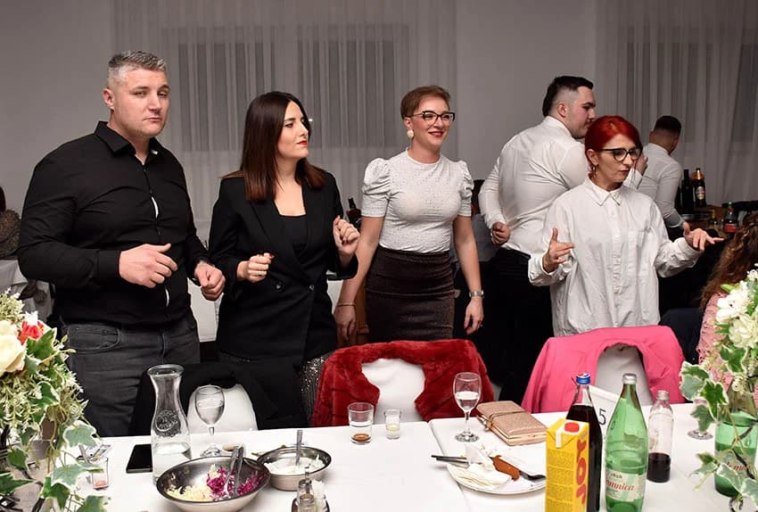 UGOSTITELJSKA 2024.: Ugostitelji požeškog kraja odgođeno dočekali Novu godinu uz obilje pjesama i plesa