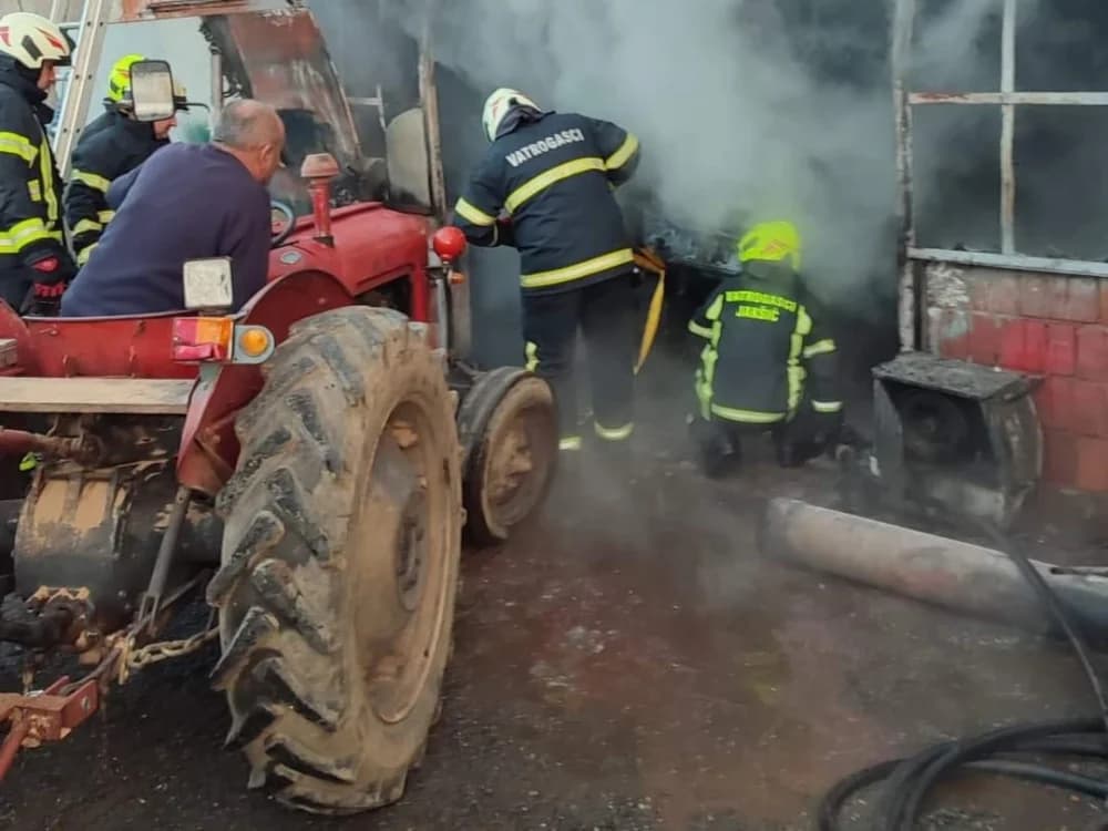 Požar u Jakšiću