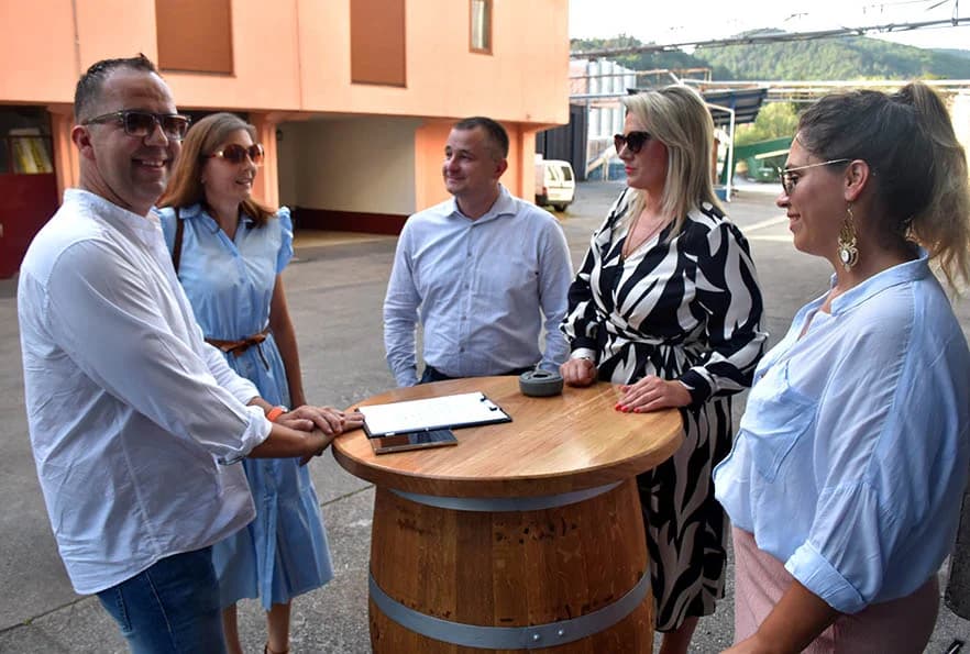 Napunjene festivalske butelje