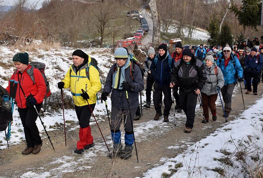Održan 12. planinarski pohod na najviši vrh požeške gore koji je završio u podnožju Kapavca
