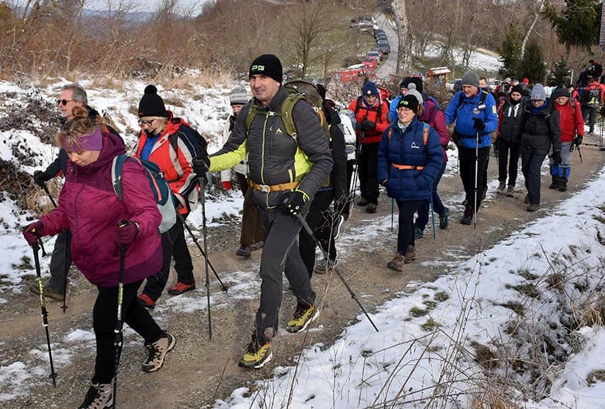 Održan 12. planinarski pohod na najviši vrh požeške gore koji je završio u podnožju Kapavca