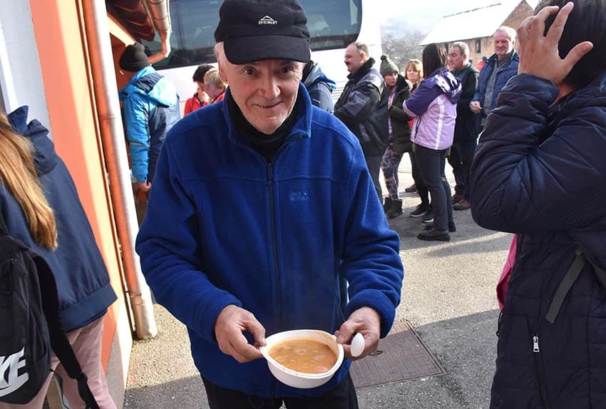 Održan 12. planinarski pohod na najviši vrh požeške gore koji je završio u podnožju Kapavca