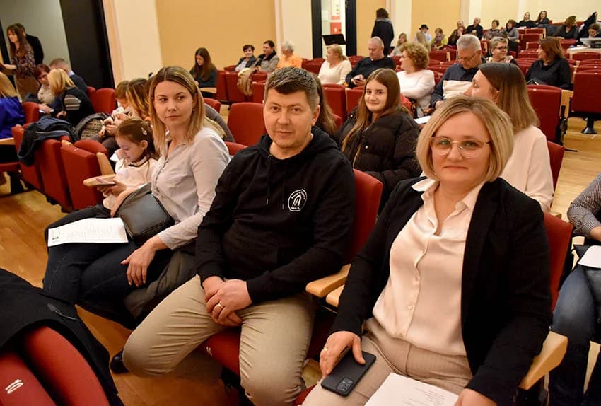 /FOTO/ HUMANITARNI KONCERT U POŽEGI: Glazbena čarolija za kupovinu kombija požeških invalida
