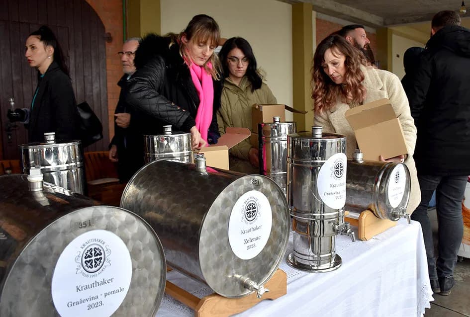(FOTOGALERIJA) Najavili početak radova u vinogradima
