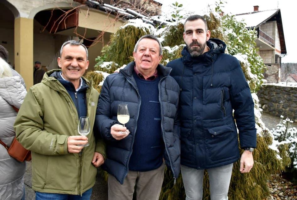 (FOTOGALERIJA) Najavili početak radova u vinogradima