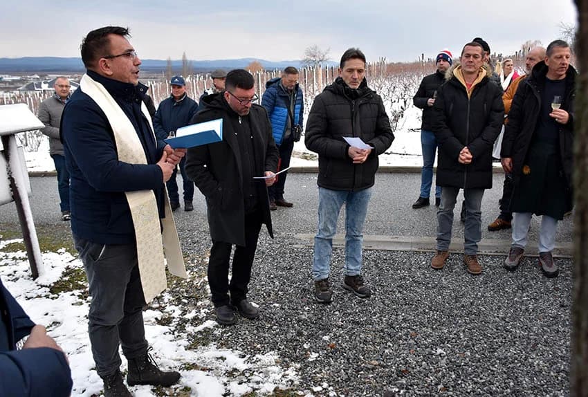 (FOTOGALERIJA) Najavili početak radova u vinogradima