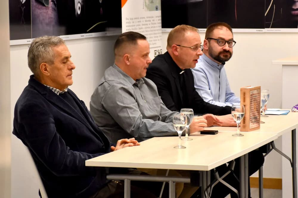 POŽEŽANIMA PREDSTAVLJENA KNJIGA „KOSINJSKA TISKARA“: Jedan od temelja hrvatske kulture