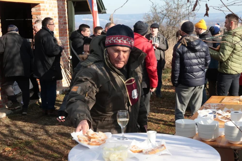POŽEŽANI OBILJEŽILI VINCELOVO NA POŽEŠKOJ GORI: Slavlje u vinogradima s pogledom na Požešku kotlinu