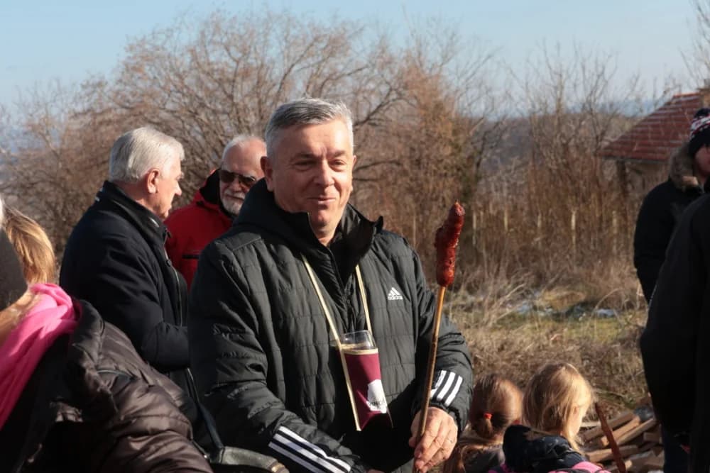 POŽEŽANI OBILJEŽILI VINCELOVO NA POŽEŠKOJ GORI: Slavlje u vinogradima s pogledom na Požešku kotlinu