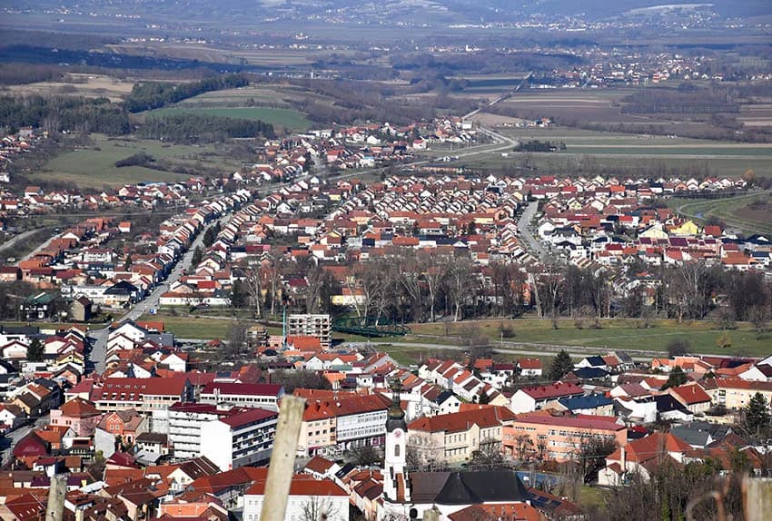 POŽEŽANI OBILJEŽILI VINCELOVO NA POŽEŠKOJ GORI: Slavlje u vinogradima s pogledom na Požešku kotlinu