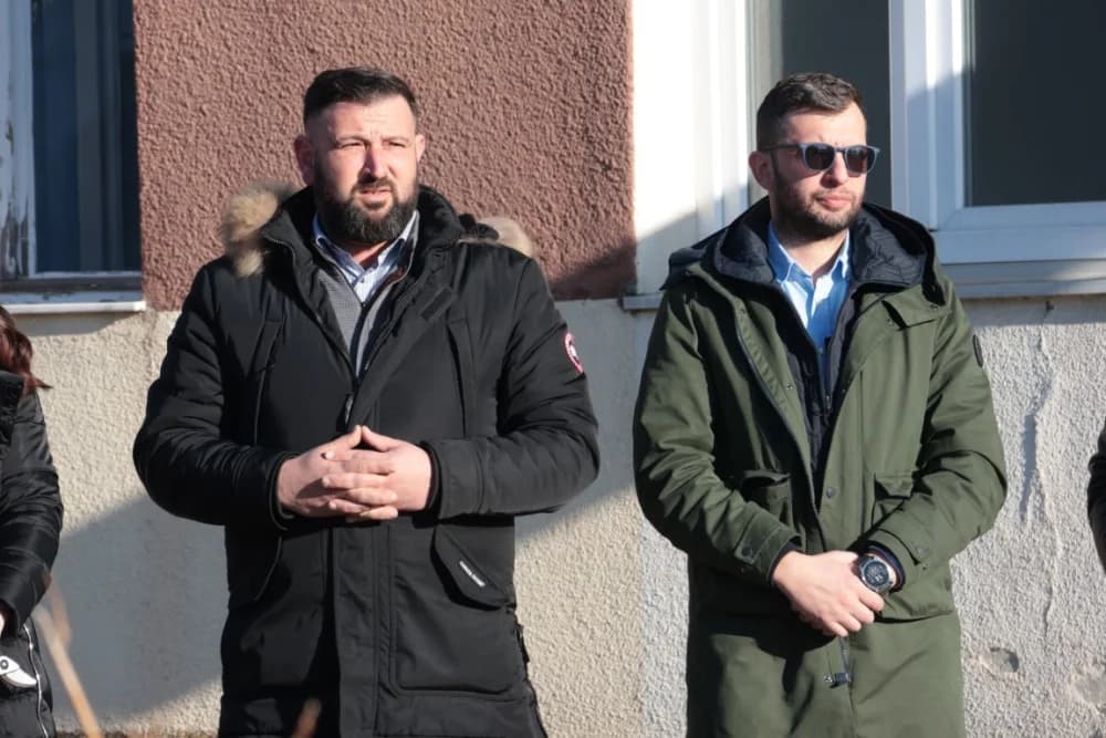 Na Trgu graševine u Kutjevu uz prigodan program orezani prvi trsovi loze i zapaljena vincelovska vatra