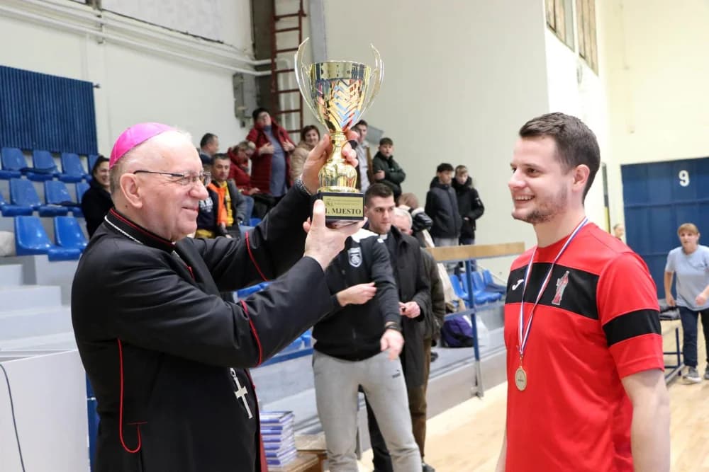 (FOTO)Završnica Katoličke malonogometne lige Požeške biskupije